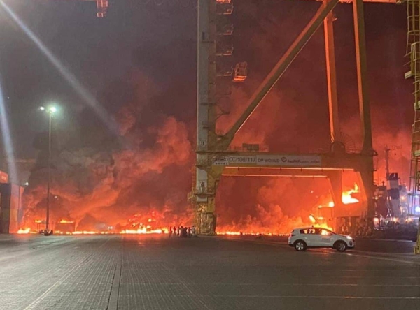 انفجار خزان نفط في ميناء "جبل علي " في دبي