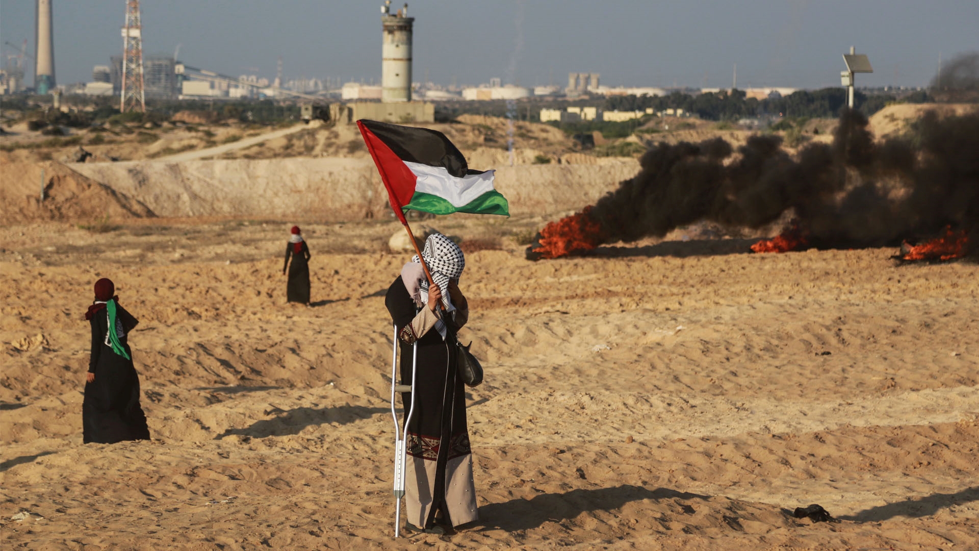 إسرائيل تهدد بإلغاء التسهيلات التي منحتها لغزة وترسل رسالة غاضبة للمخابرات المصرية
