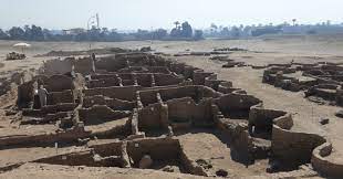اكتشاف  أكبر  مدينة أثرية مفقودة بمصر