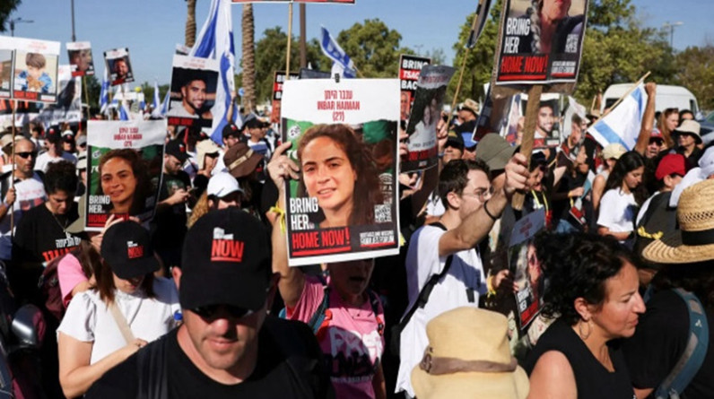 احتجاجات ضد وزراء الحكومة الإسرائيلية خلال مراسم تأبين قتلى الاحتلال