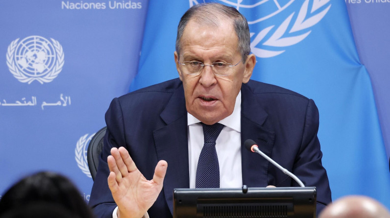 وزير خارجية روسيا: علينا اتخاذ إجراءات عاجلة لضمان وقف إطلاق النار بغزة
