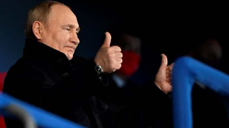 بوتين يتحدث عن “تجهيزات نووية” ولوكاشينكو يُعلن “حالة حرب”