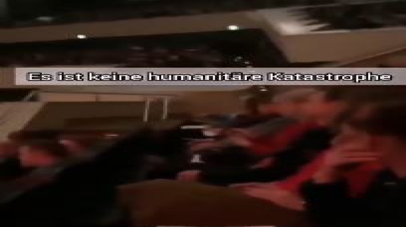 نشطاء ألمان يقاطعون كلمة أولاف شولتز لدعمه إسرائيل في غزة.. فيديو