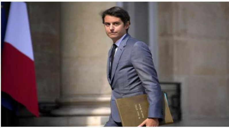 رئيس الوزراء الفرنسي يعلن استقالته