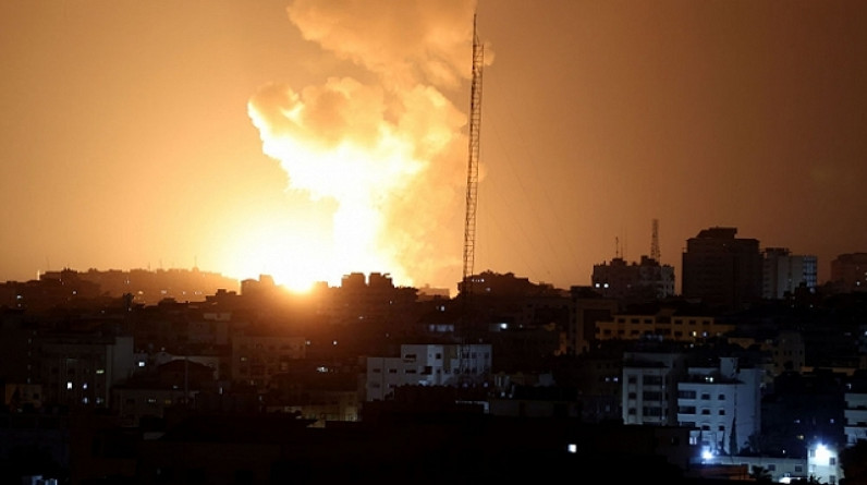 غارات إسرائيليّة على غزة ورشقات صاروخية من القطاع