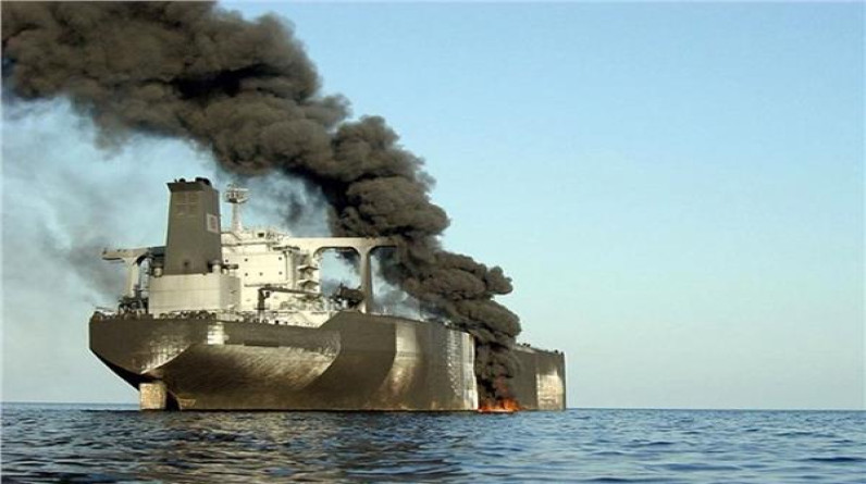 تقارير : تعرض سفينة تجارية متجهة للسعودية لهجوم غربي ميناء يمني