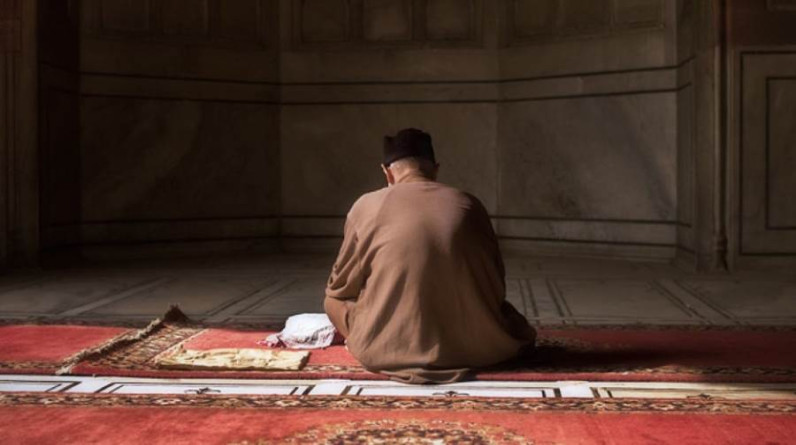 ماشروط الإعتكاف في المساجد وما مدته ؟ الإفتاء ترد