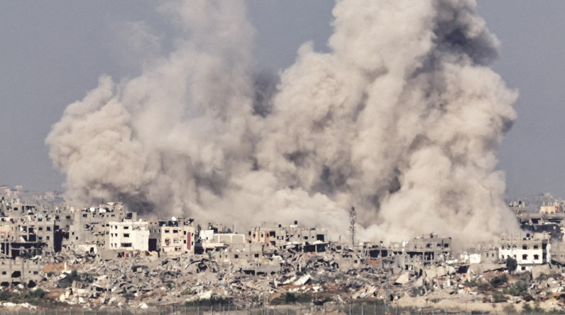 تستغرق 132 يوما..محلل إسرائيلي يتحدث عن صفقة وقف إطلاق النار بغزة
