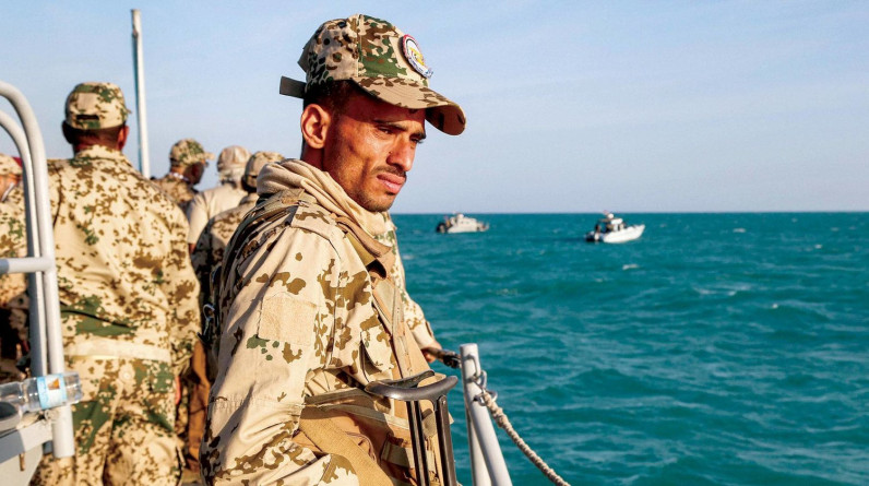جماعة الحوثي تعلن استهداف السفينة توتور في البحر الأحمر