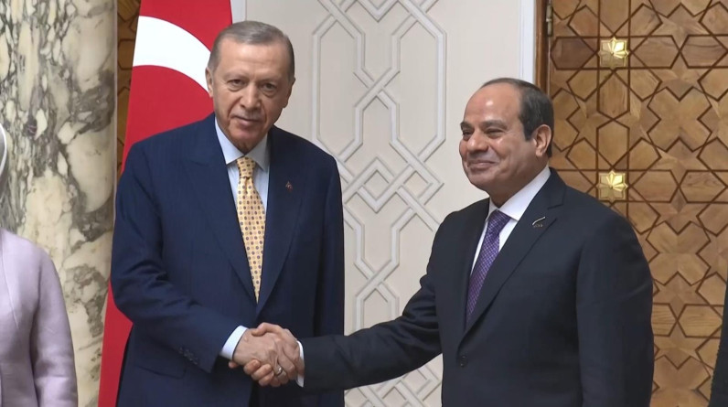 أردوغان  خلال لقائه السيسي: تناولنا الأوضاع في ليبيا والسودان والصومال