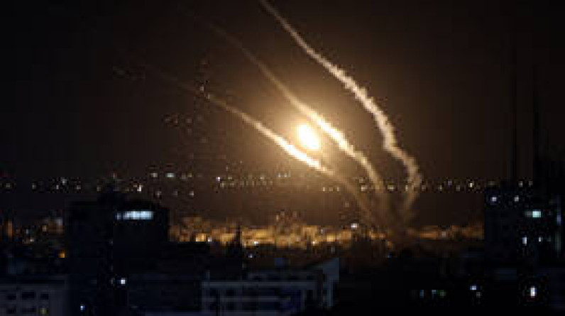 واللا: حماس لا تزال تملك صواريخ بعيدة المدى قادرة على ضرب تل أبيب