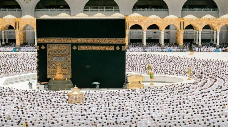 السعودية تحدد إمامي الحرمين في صلاة عيد الأضحى