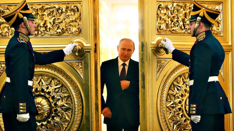 لغز الدب الروسي.. ماذا يريد بوتين فعليا من التحشيد العسكري على حدود أوكرانيا؟