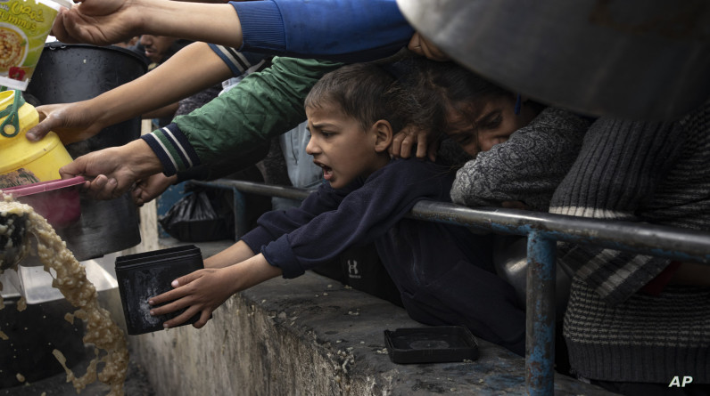 الصحة الفلسطينية:نصف مليون شخص يعانون الموت جوعا بشمال غزة