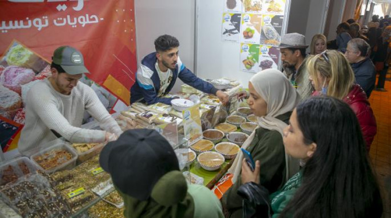رمضان تونس: تقاليد متوارثة تتحدى الأزمات