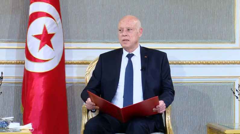 رفض تونسي واسع لخطوة قيس سعيد حل المجلس الأعلى للقضاء