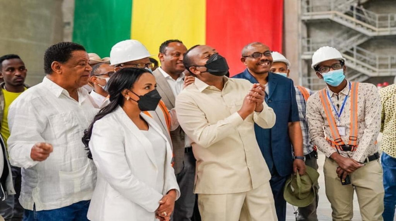 صحيفة تكشف رفض إثيوبيا الوصول لاتفاق حول سد النهضة..وصفحات إثيوبية تحتفي بخطوة آبي أحمد