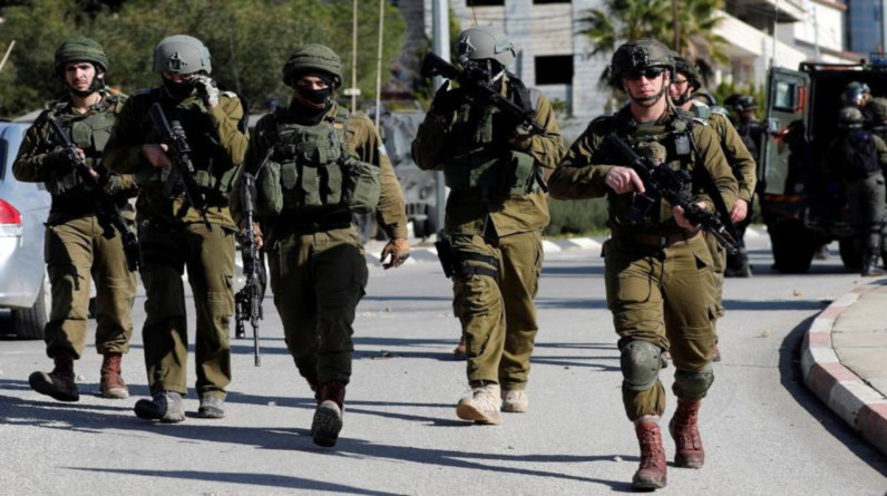 الشاباك يجري تقييما لمجندين لإنشاء قوة أمنية بقطاع غزة