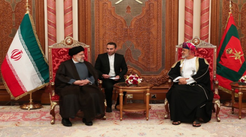 في اتصال هاتفي.. سلطان عمان يبحث مع رئيس إيران أوضاع المنطقة