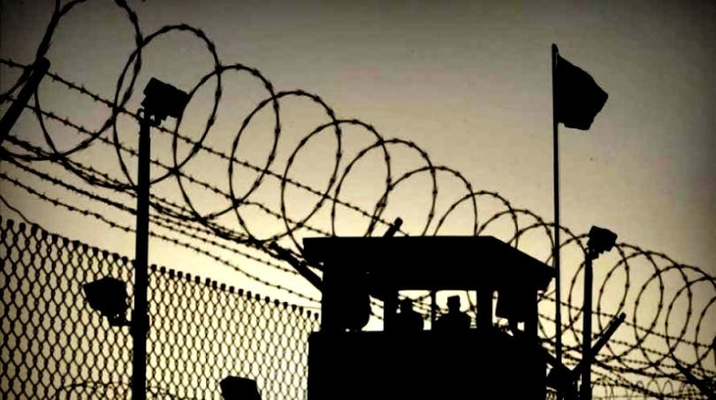 مسؤول فلسطيني: إسرائيل تنقل 70 معتقلا إلى العزل المشدد