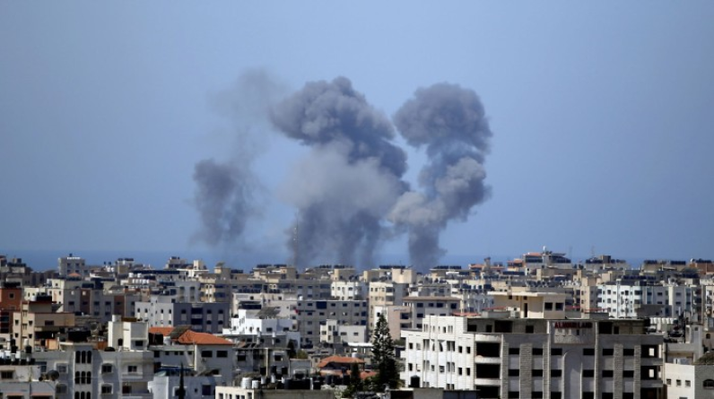 مقاتلات إسرائيلية تقصف مواقع في غزة والفصائل ترد برشقة صواريخ