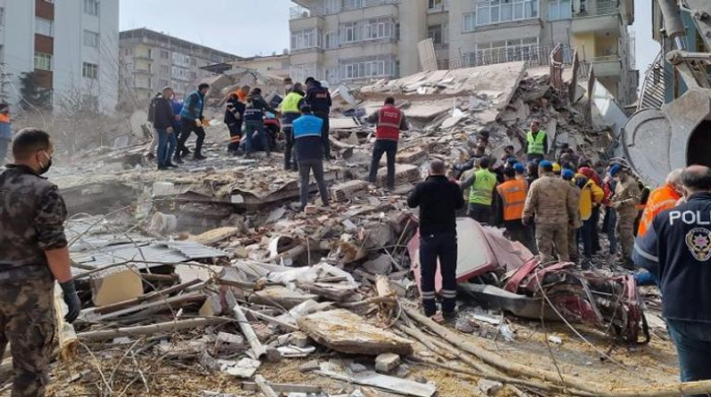 كارثة الزلزال.. تركيا تواجه تحديا "يصعب استيعابه"