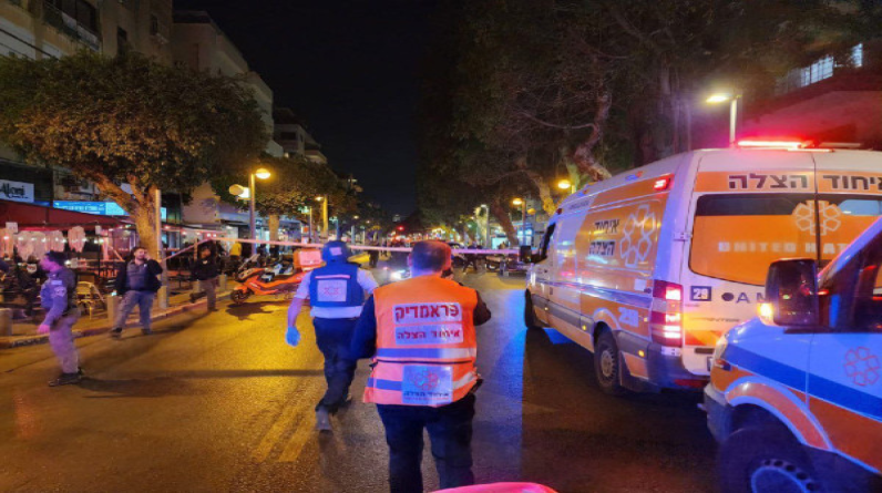 شاهد: خمس إصابات بعملية إطلاق نار قرب مقهى في تل أبيب