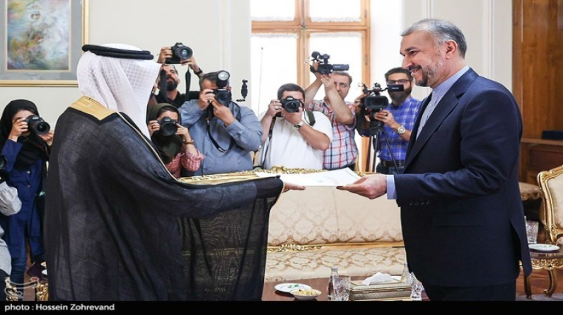سفير السعودية لدى إيران يقدم أوراق اعتماده لعبداللهيان