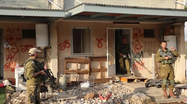 بروتوكول هانيبال بدأ مبكرا.. شاهدة عيان: الجيش الإسرائيلي قصف منزلا به أطفال يوم 7 أكتوبر