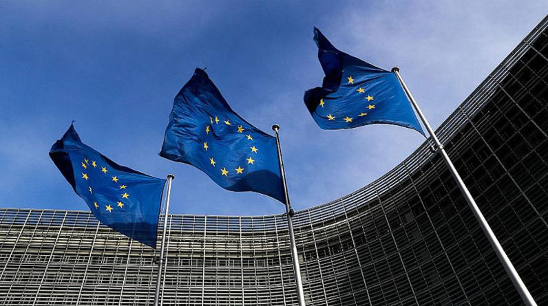 صحيفة فرنسية تتساءل هل يخضع أعضاء البرلمان الأوروبي لسيطرة جماعات اللوبيات؟