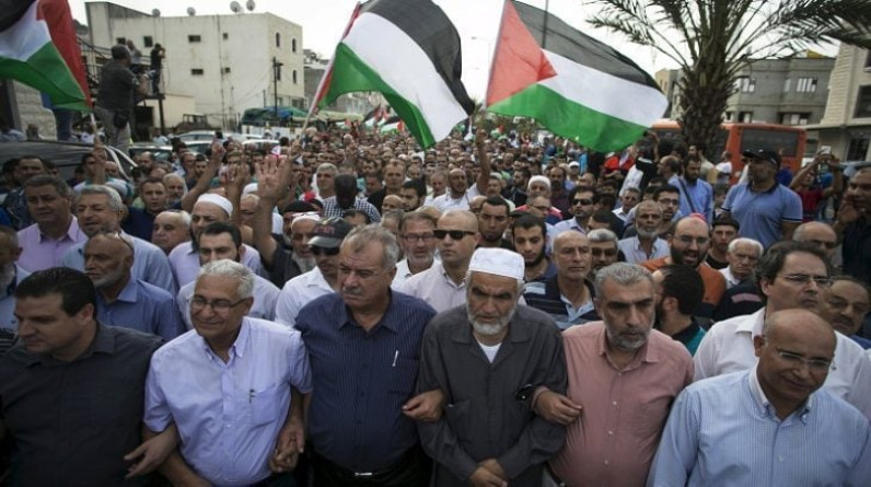 مركز دراسات يفسّر عزوف فلسطينيي الـ48 عن المشاركة في مظاهرات تل أبيب