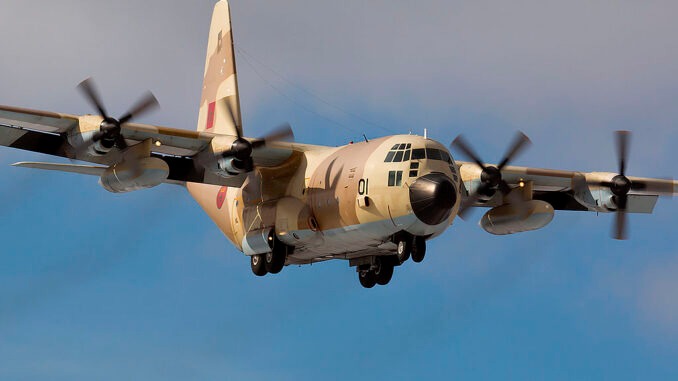 طائرة حربية مغربية تهبط في قاعدة جوية إسرائيلية
