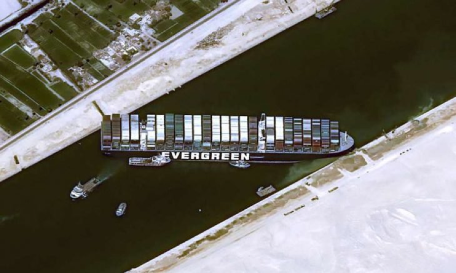 مصر تطالب بتعويضات تتجاوز مليار دولار  من السفينة إيفرجيفين