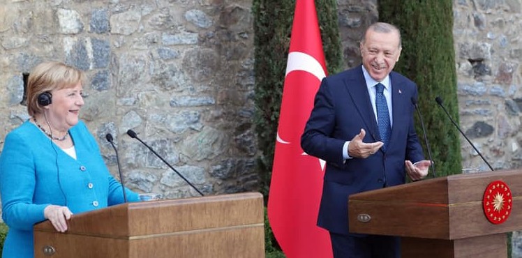 عقب لقاء ثنائي  ...أردوغان يعقد مؤتمرا صحفيا مشتركا مع ميركل