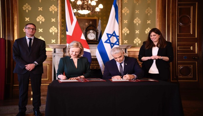 صحيفة: بريطانيا تعزز علاقاتها مع إسرائيل عبر التصعيد ضد إيران وحماس