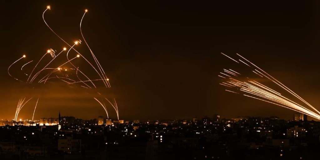 خبير إسرائيلي: غزة على حافة الانفجار وحماس تمكنت من "ربط عدة جبهات (الضفة والقدس وغزة والداخل المحتل)