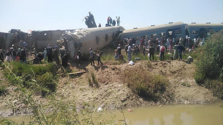 رئيس الوزراء المصري :سنحاسب من تسبب فى حادث قطاري سوهاج وبيان للسكك الحديدية