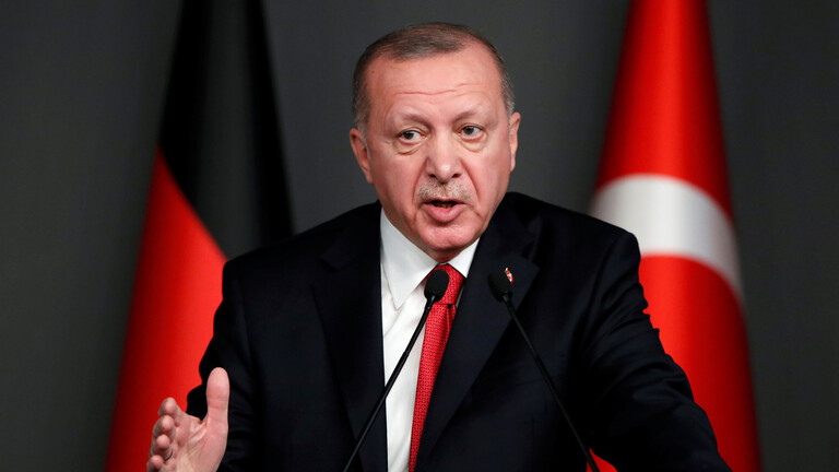 لوفيغارو: أردوغان يسرع وتيرة سياسته الواقعية للخروج من العزلة