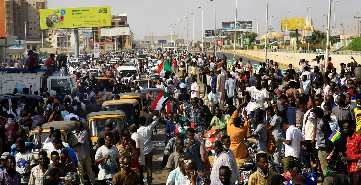مليونية سودانية ضد الانقلاب العسكري: قتيلان برصاص الجيش