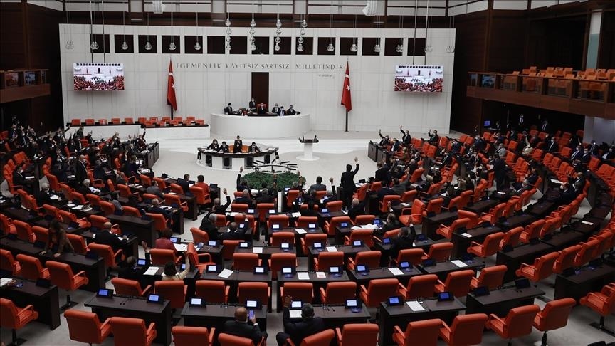 البرلمان التركي يناقش تفويض إرسال قوات إلى سوريا والعراق ولبنان
