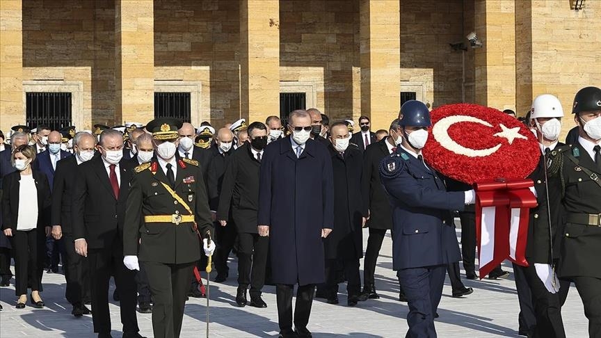 الرئيس أردوغان يجدد امتنانه لأتاتورك ورفاق دربه والشهداء بمناسبة عيد الجمهورية