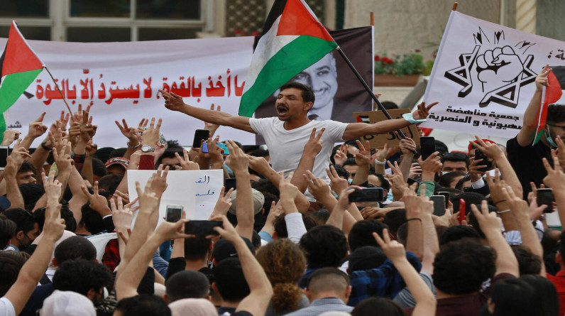 الملتقى الطلابي الأردنى يدعو للإفراج عن اثنين من نشطاءه شاركوا في حراك داعم لغزة