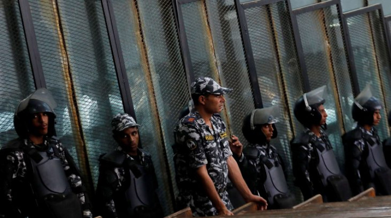 مصر: المؤبد بحق 3 من قيادات الإخوان في “أحداث برج العرب” ببورسعيد
