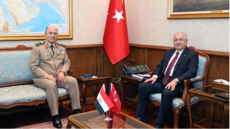 وزير الدفاع التركي يستقبل رئيس الأركان المصري