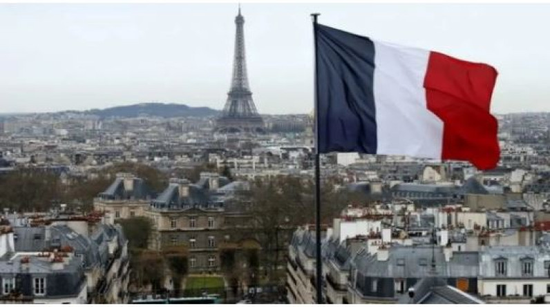 فرنسا تحارب المدارس الإسلامية وتهدد مستقبل آلاف الطلاب
