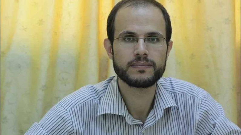 كاتبة يهودية تلقي قصيدة للشاعر" رفعت العرير " بعد استشهاده في غزة (فيديو)