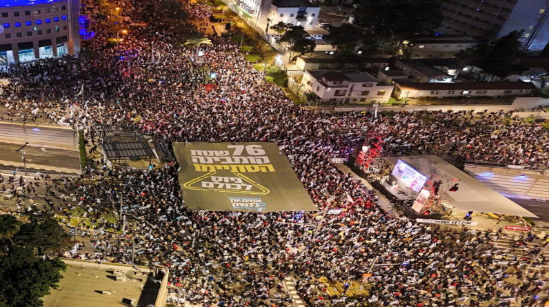 عاجل.. تظاهرات شديدة في تل أبيب ومجلس الحرب يجتمع بعد قليل وإيران ترد خلال ساعات