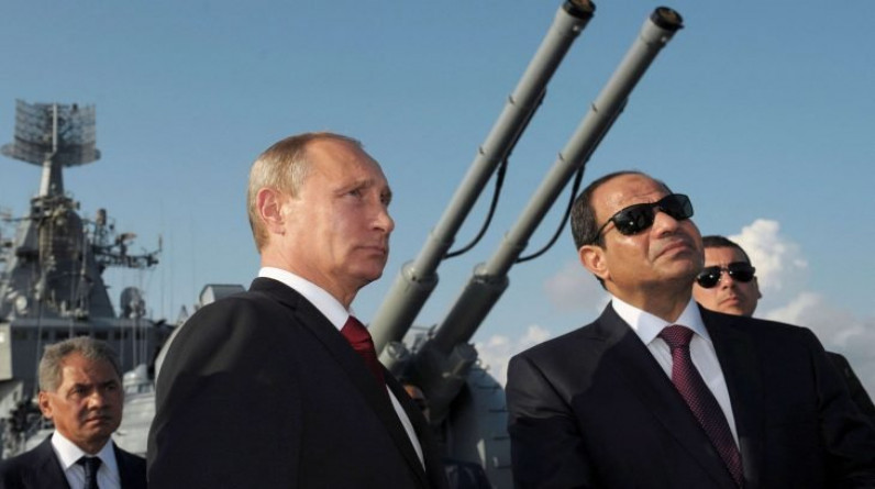 نيويورك تايمز: مصر ثاني أكبر متلق للدعم الأمريكي وتحتفظ بعلاقاتها الدافئة مع بوتين