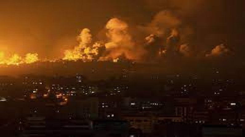 صحيفة عبرية: مئات الطائرات والسفن تنقل كميات مهولة من الذخائر لقصف غزة