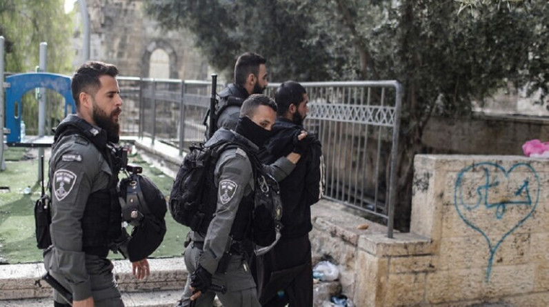 اعتقال شخصين وإصابة ثلاثة خلال اقتحام قوة إسرائيلية مخيم عقبة جبر